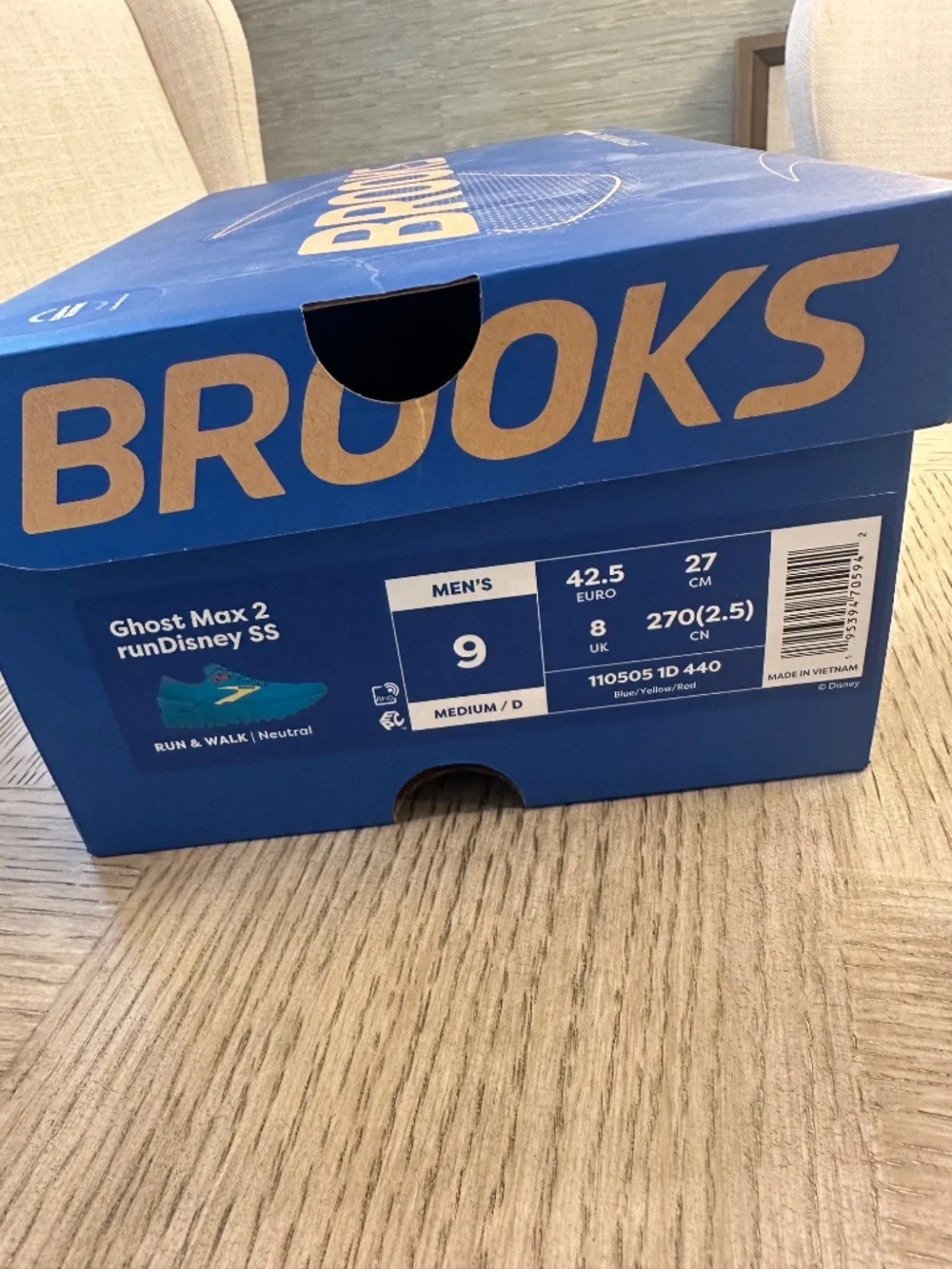 Brand New in the box Brooks Disney marathon weekend running Shoes Men size 9 - Picture 2 of 5